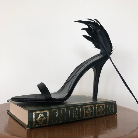 BCBGMAXAZRIA Size 6.5 Black Feather Ankle Tie Strappy Heels (Great condition) - Picture 4 of 12